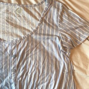 SO short sleeve tie bottom shirt